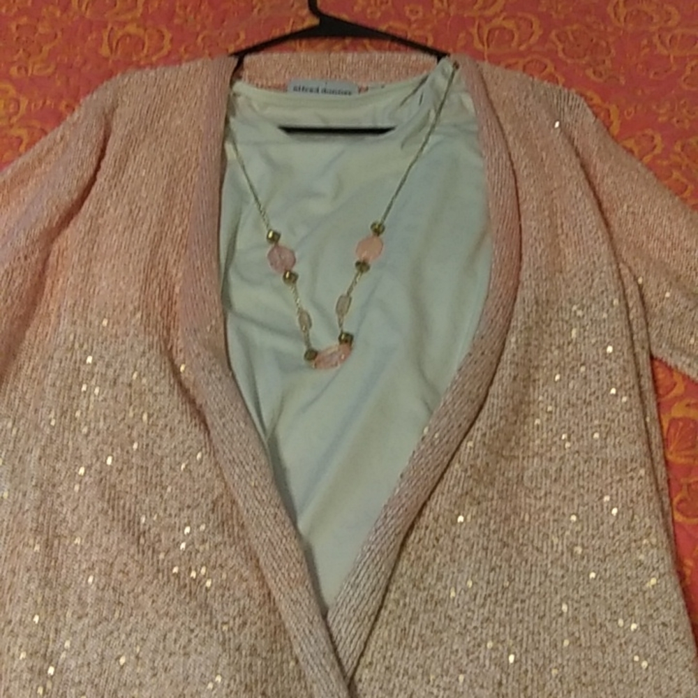 Sequend jacket,with white top & beaded necklace